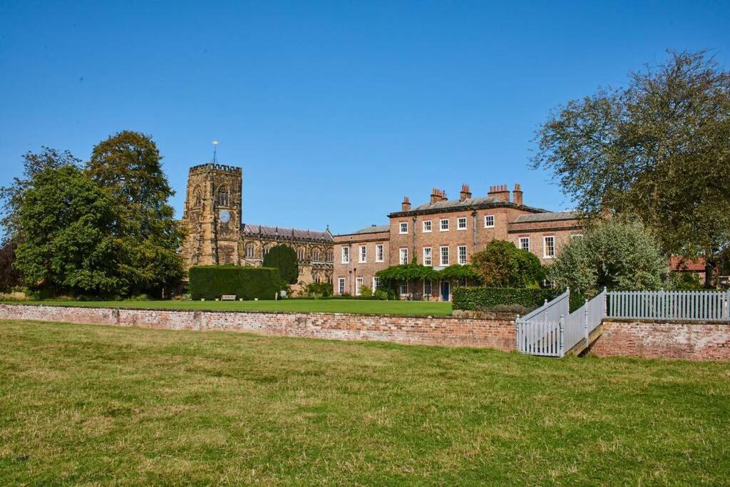 Thirsk Hall South Wing, North Yorkshire Kültér fotó